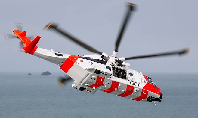 레오나르도의 AW-101 헬기가 비행을 하고 있다. 레오나르도 UK 제공