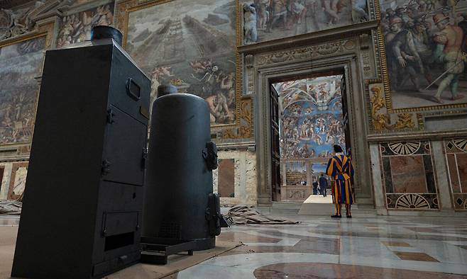 콘클라베 난로. EPA연합뉴스