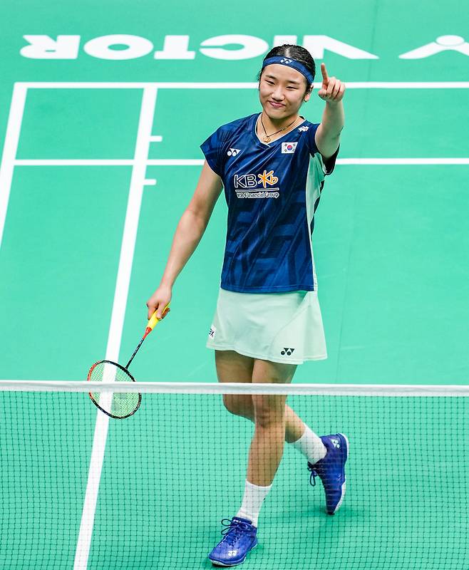 한국 안세영이 3일 수디르만컵 준결승 인도네시아전에서 여자 단식에서 승리한 뒤 세리머니하고 있다. 신화연합뉴스