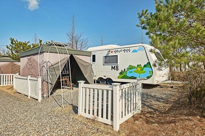 평화누리 카라반 캠핑