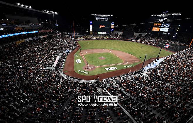 ▲ 올해 새롭게 문을 연 대전 한화생명 볼파크 전경. 야구장에서는 물론이고 시청률에서도 프로야구 인기는 실감할 수 있다 ⓒ 곽혜미 기자