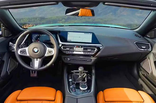 BWM Z4 퓨어 임펄스 에디션 실내