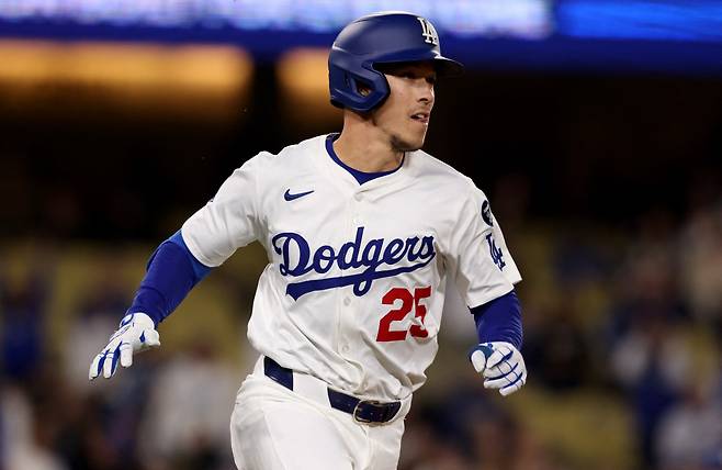 LA 다저스 토미 에드먼이 발목 부상으로 10일짜리 부상자 명단에 등재됐다. Imagn Images연합뉴스