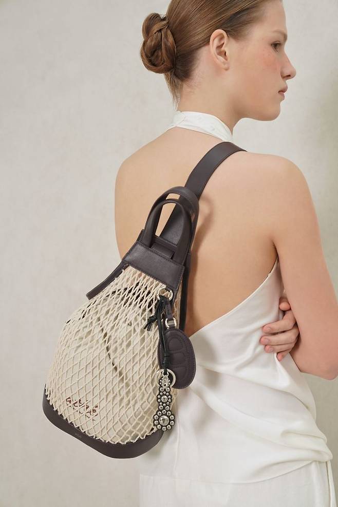 아떼 바네사브루노 액세서리 25SS 네트백. ⓒLF