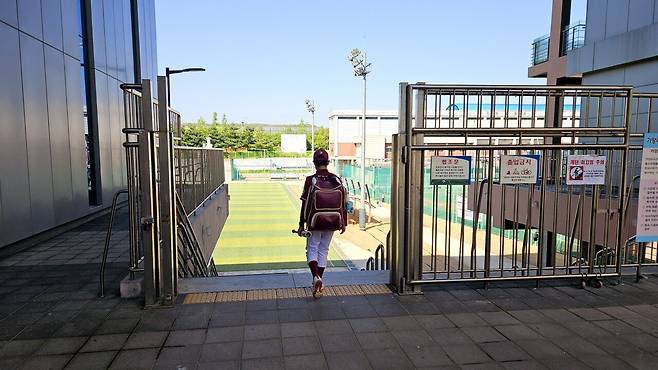 20250504_152513.jpg 저녁 아들 연습경기라 와이프 생일 기념 피자 치킨 배달ㅋㅋㅋ