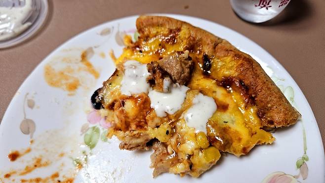 20250504_211911.jpg 저녁 아들 연습경기라 와이프 생일 기념 피자 치킨 배달ㅋㅋㅋ