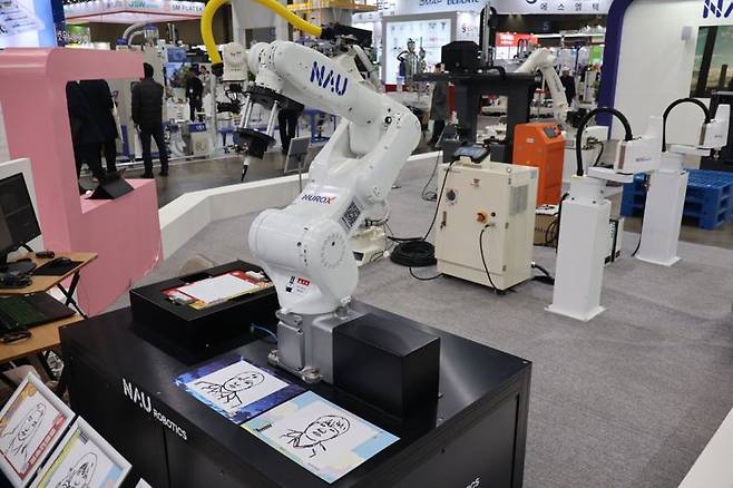 인공지능(AI) 기술 결합 다관절 로봇기술이 그린 캐리커쳐 모습. 나우로보틱스 제공