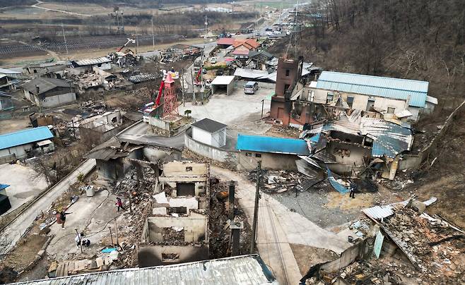경북 의성군에서 일어난 대형 산불로 인해 2025년 3월28일 의성군 단촌면 하화1리가 폐허가 돼 있다. 김태형 기자 xogud555@hani.co.kr