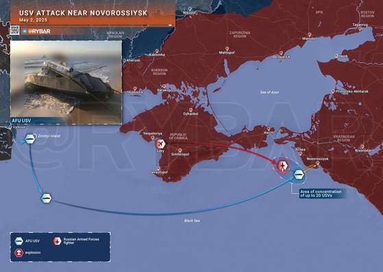 우크라이나 국방정보국(HUR)은 4일(현지시간) "흑해 인근 노보로시스크 해역에서 특수작전부대인 '그룹 13'이 해상 드론(무인수상정, USV)으로 러시아의 수호이(Su) 30 전투기 2대를 격추했다"고 주장했다. 왼쪽 상단 사진이 우크라이나의 USV이다. 사진 러시아 군사 블로거 미하일 즈빈추크 텔레그램