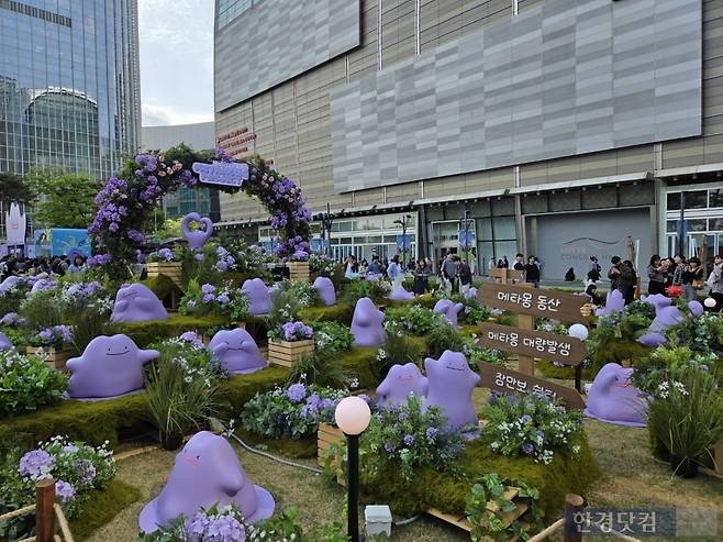 2일 서울 송파구 롯데월드타워 월드파크에 마련된 '포켓몬타운 2025' 현장./사진= 박수림 기자