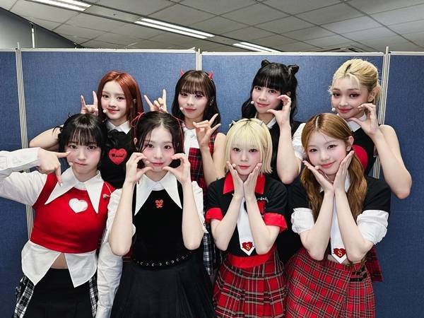 그룹 유니스(UNIS)가 신보 음악방송 활동을 성공적으로 마무리했다.