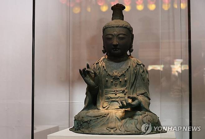 금동관세음보살좌상. [사진 = 연합뉴스]