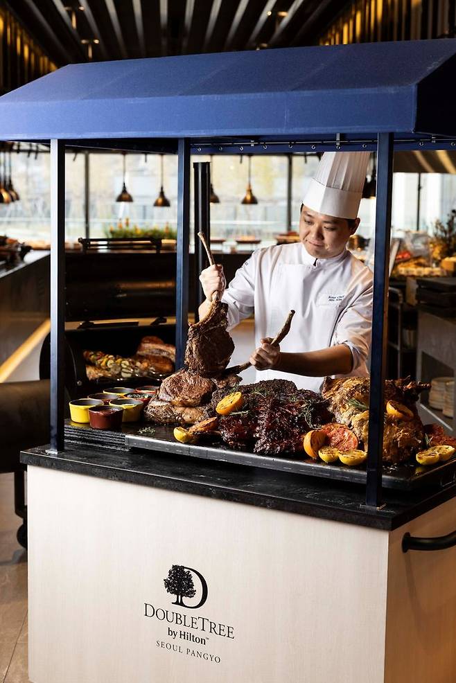 더블트리 바이 힐튼 서울 판교 '데메테르'의 'BBQ 라이브 스테이션' *재판매 및 DB 금지