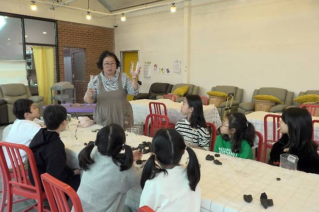 아동들을 대상으로 치유농업 관련 프로그램을 운영하고 있는 우리들의 정원 치유농장. 농식품부 제공