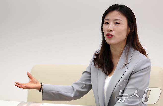 천소라 인하대학교 경제학과 교수는 "일각에서는 관세가 우리나라 GDP 성장률에 0.1~0.2% 정도 영향을 미칠 것으로 보는데, 저는 훨씬 크게 영향을 받을 수 있다고 본다"고 분석했다. 2025.4.29/뉴스1 ⓒ News1 김명섭 기자