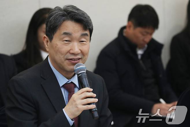 이주호 대통령 권한대행 부총리 겸 교육부 장관이 2월 21일 제주국제컨벤션센터에서 열린 '2025 APEC 교육장관회의 계기 글로벌 교육협력을 위한 제주간담회'에서 개회사를 하고 있다. /뉴스1 ⓒ News1 오현지 기자