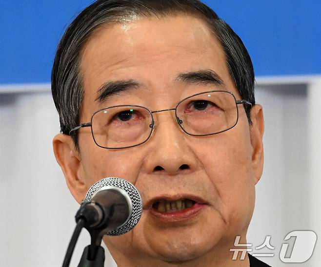 한덕수 무소속 대통령선거 예비후보가 6일 서울 중구 코리아나호텔에서 열린 관훈클럽 초청 토론회에서 기조연설을 하고 있다. 2025.5.6/뉴스1 ⓒ News1 국회사진취재단