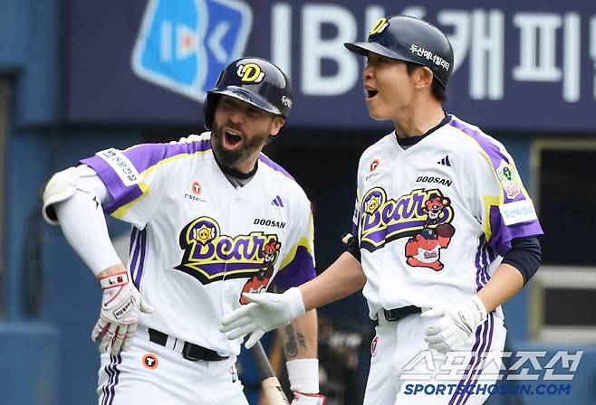 정수빈 뜨거운 타격감에 케이브도 감탄했다.