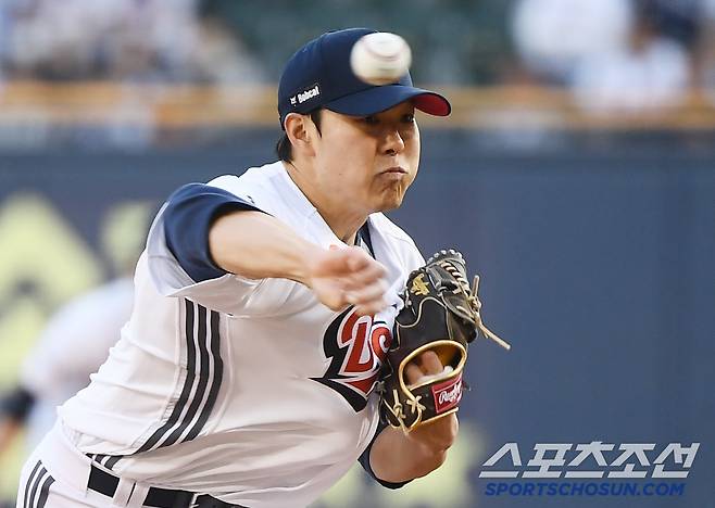25일 서울 잠실구장에서 열린 롯데-두산전. 선발투수 최원준이 투구하고 있다. 잠실=정재근 기자 cjg@sportschosun.com/2025.4.25/
