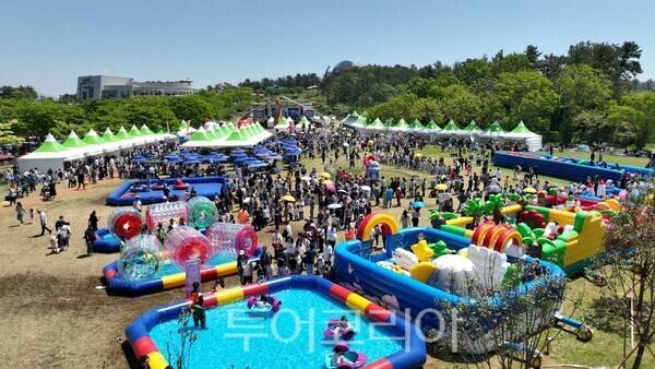 사상최대 인파 잔디광장 주무대/사진=행남군