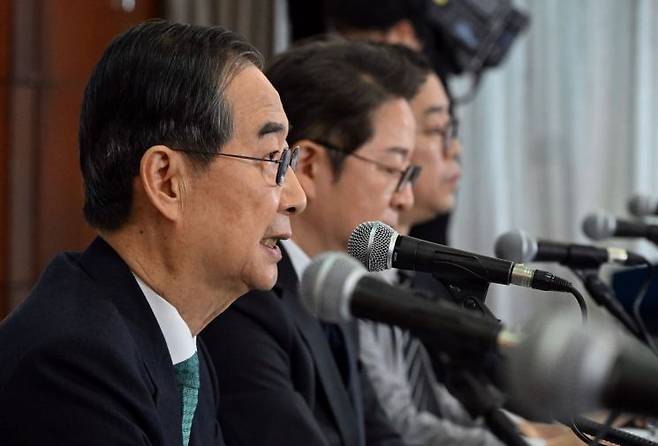 무소속 한덕수 대통령선거 예비후보가 6일 서울 중구 코리아나호텔에서 열린 관훈토론회에서 기조연설을 하고 있다. 연합뉴스