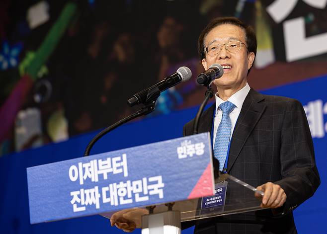 이석연 더불어민주당 공동선대위원장이 30일 오후 서울 여의도 국회의원회관에서 열린 제21대 대통령선거 중앙선거대책위원회 출범식에서 발언을 하고 있다. 2025.4.30/뉴스1