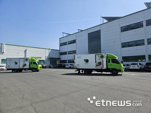 풀무원녹즙 도안 공장에서 녹즙이 배송되고 있다. 〈사진=강성전기자〉