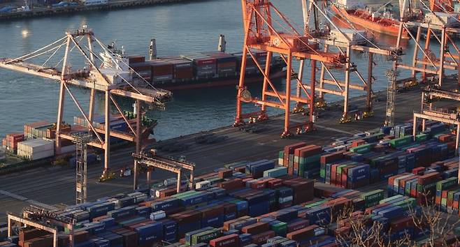 부산 남구 감만동에 위치한 부산항 감만부두. 사진=서동일 기자