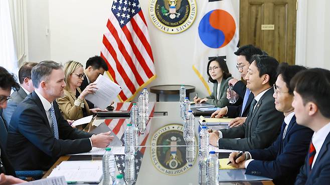 안덕근 장관과 미국 무역대표부 대표 면담