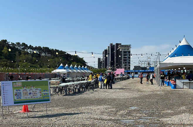 2025 세계라면축제 후기 게시글에 함께 올라온 사진 (사진, 'N'포털사이트 축제 후기 갈무리)