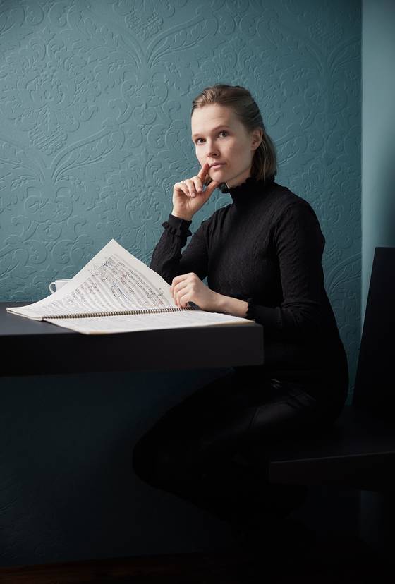 39세의 지휘자 미르가 그라지니테-틸라. 사진 유니버설 뮤직/Andreas Hechenberger