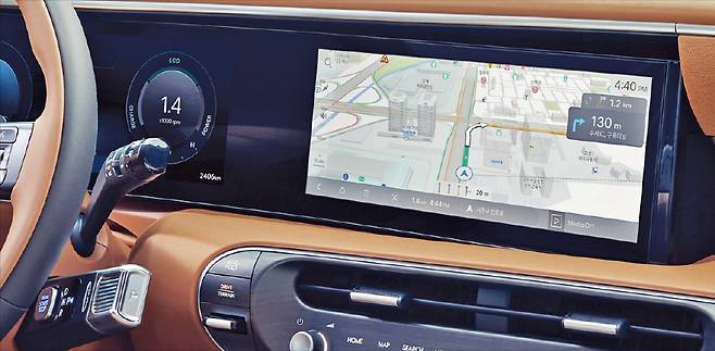 현대자동차그룹은 ‘온라인 내비게이션’ 시스템을 적용해 실시간 최신 정보 기반 경로를 제공한다.  현대자동차그룹 제공