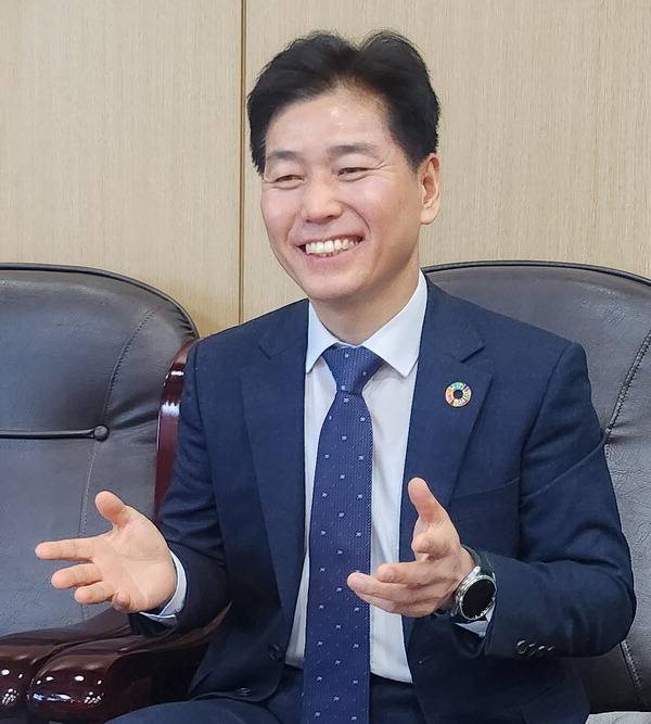 서흥원 낙동강유역환경청장이 올해 조직 운영 계획을 밝히고 있다.