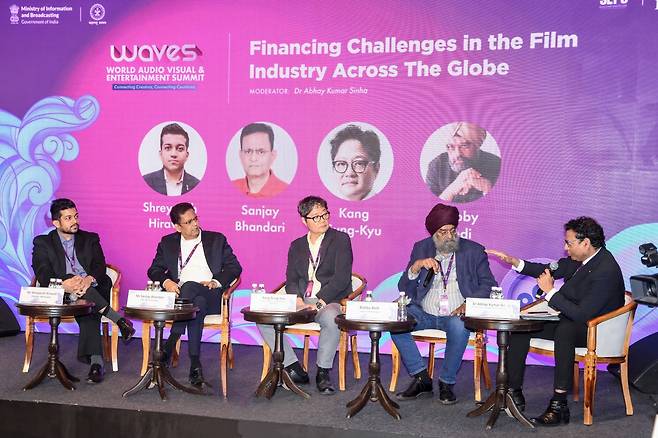 Kang Sung-kyu, managing director and CEO of the Busan Film Commission (third from left), attends the World Audio Visual and Entertainment Summit held in Mumbai, India, from May 1 to May 4. (Indian Embassy in Seoul)