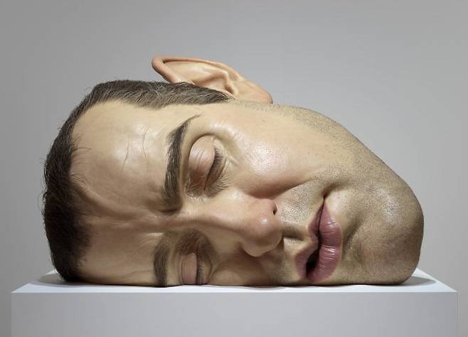 론 뮤익 '마스크 II'(2002).  국립현대미술관