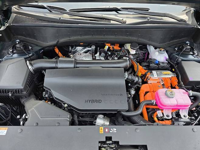 [서울=뉴시스] 박현준 기자 = 디 올 뉴 팰리세이드 하이브리드 엔진룸. parkhj@newsis.com *재판매 및 DB 금지