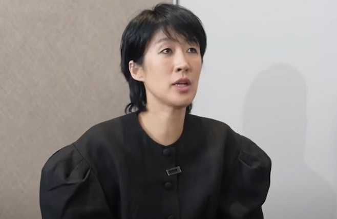 홍진경이 딸 라엘에게 미국 마약 거리를 직접 보여준 이유를 밝혔다. 유튜브 채널 ‘공부왕찐천재 홍진경’ 캡처