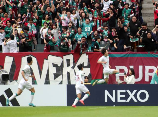 대전 김인균이 전북에 동점 골을 넣고 세레머니를 하고 있다. 연합뉴스