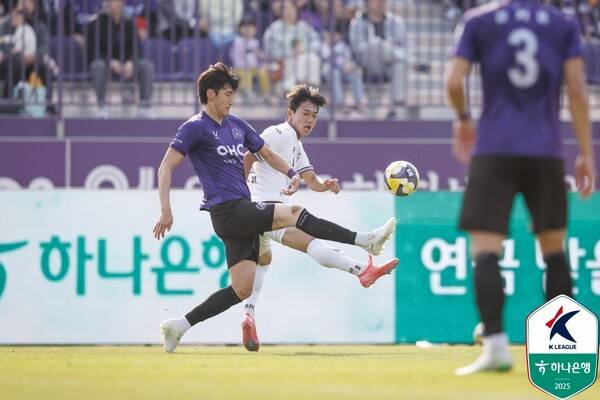 ▲ 개그맨 '이경규의 사위'로 잘 알려진 FC안양 중앙 수비수 김영찬은 유병훈 감독이 이정효 광주FC 감독 이상으로 유명세를 탈 것이라며 함께 성장하고 있음을 강조했다. ⓒ한국프로축구연맹