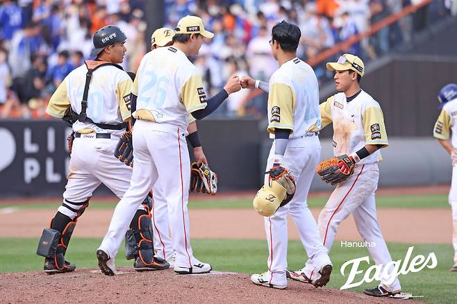 6일 대전 한화생명 볼파크에서 열린 2025 신한 SOL Bank KBO리그 삼성 라이온즈와 한화 이글스의 경기, 한화가 삼성을 3-1로 꺾고 시즌 두 번째 8연승을 달성했다. 한화 이글스