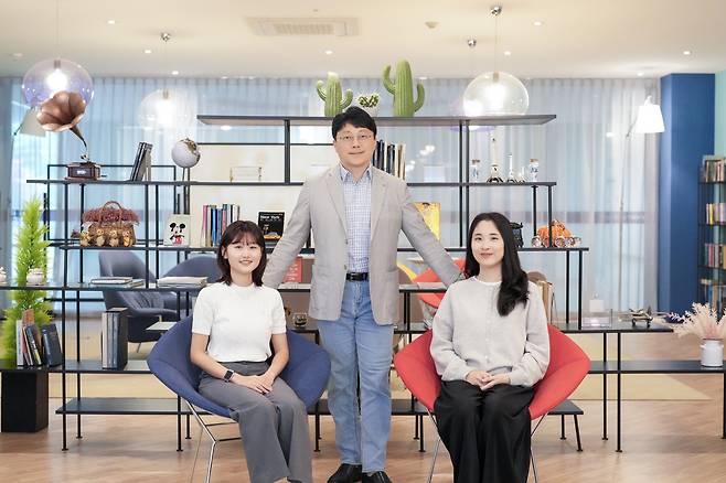 연구진 모습 왼쪽부터 제1저자 UNIST 김예진 연구원, 임정호 교수, 최현영 연구원. [울산과학기술원 제공. 재판매 및 DB 금지]