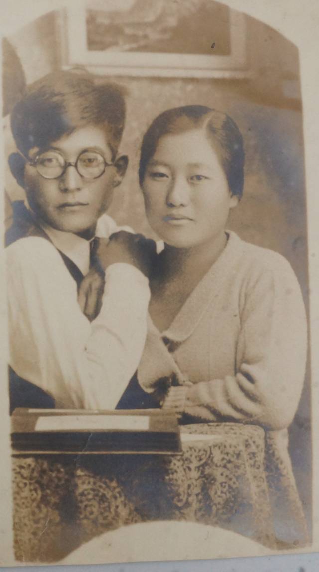 여성 독립운동가 김명시(오른쪽) 장군과 남동생 김형윤./열린사회희망연대/