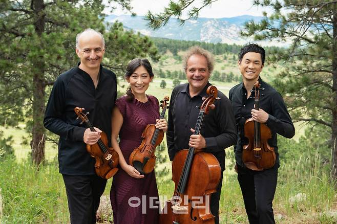 타카치 콰르텟. 왼쪽부터 에드워드 듀슨베리(제1바이올린), 하루미 로즈(제2바이올린), 안드라스 페어(첼로), 리처드 용재 오닐(비올라). (사진=크레디아)
