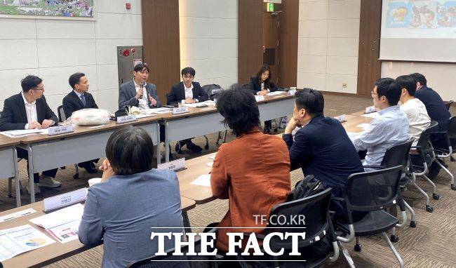 한국만화영상진흥원에서 진행한 만화산업 협업 간담회 모습. /부천시