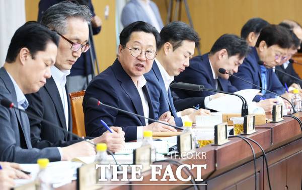 이장우 대전시장이 7일 확대간부회의를 주재하고 있다. /대전시