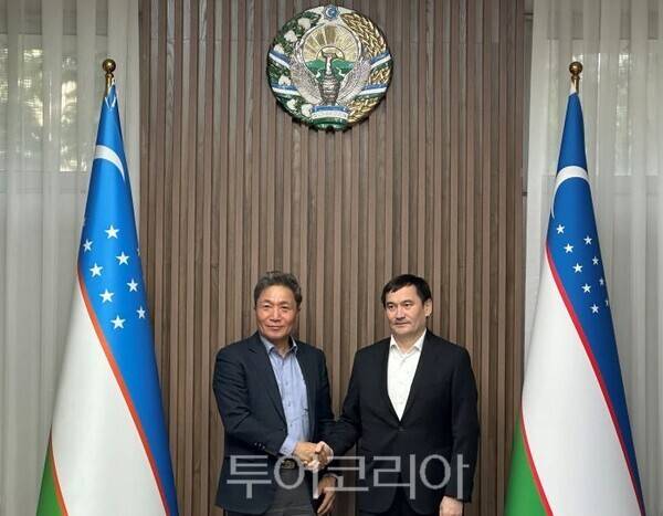 이학재 사장과 우즈벡 루스타모비치 교통부장관/투어코리아뉴스 정명달 기자