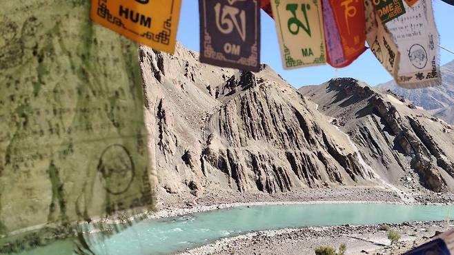 인도가 강물을 막기 시작하면 파키스탄은 특히 건기에 타격을 입을 수 있다