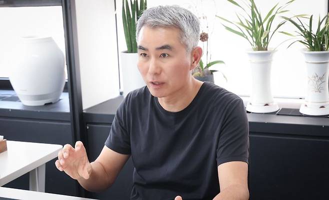 장현국 넥써쓰 대표가 4월 28일 강남 선릉 넥써쓰 사무실에서 데일리안과 만나 인터뷰하고 있다.ⓒ데일리안 방규현 기자