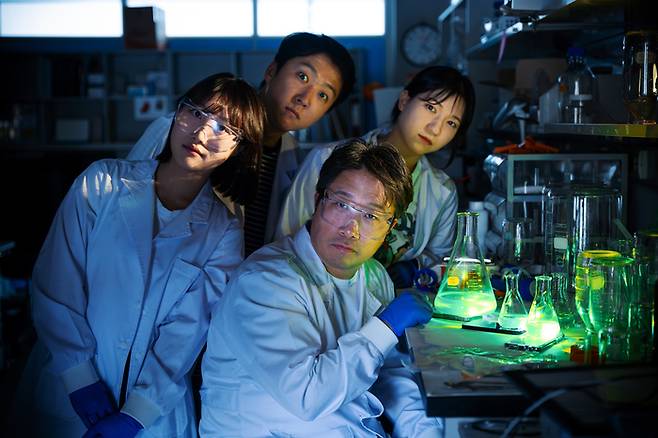 이해신 KAIST 교수(우측 아래)를 비롯한 폴리페놀팩토리 연구진