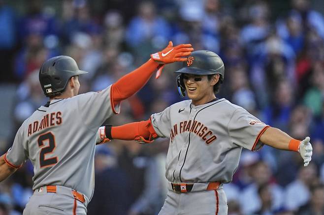 <yonhap photo-2665=""> 이정후가 22경기 만에 홈런을 쳤다. 11경기 만에 장타를 때려내며 5할 장타율도 회복했다. 시즌 4번째 3안타 퍼포먼스를 보여줬다. (AP Photo/Erin Hooley)/2025-05-07 09:37:59/ <저작권자 ⓒ 1980-2025 ㈜연합뉴스. 무단 전재 재배포 금지, AI 학습 및 활용 금지></yonhap>